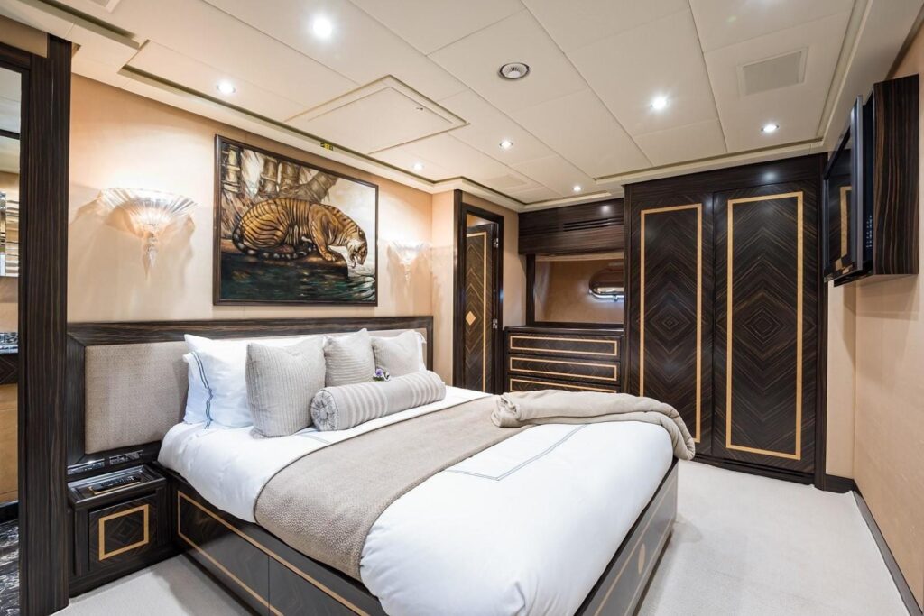 Leopard Yacht Charters Miami